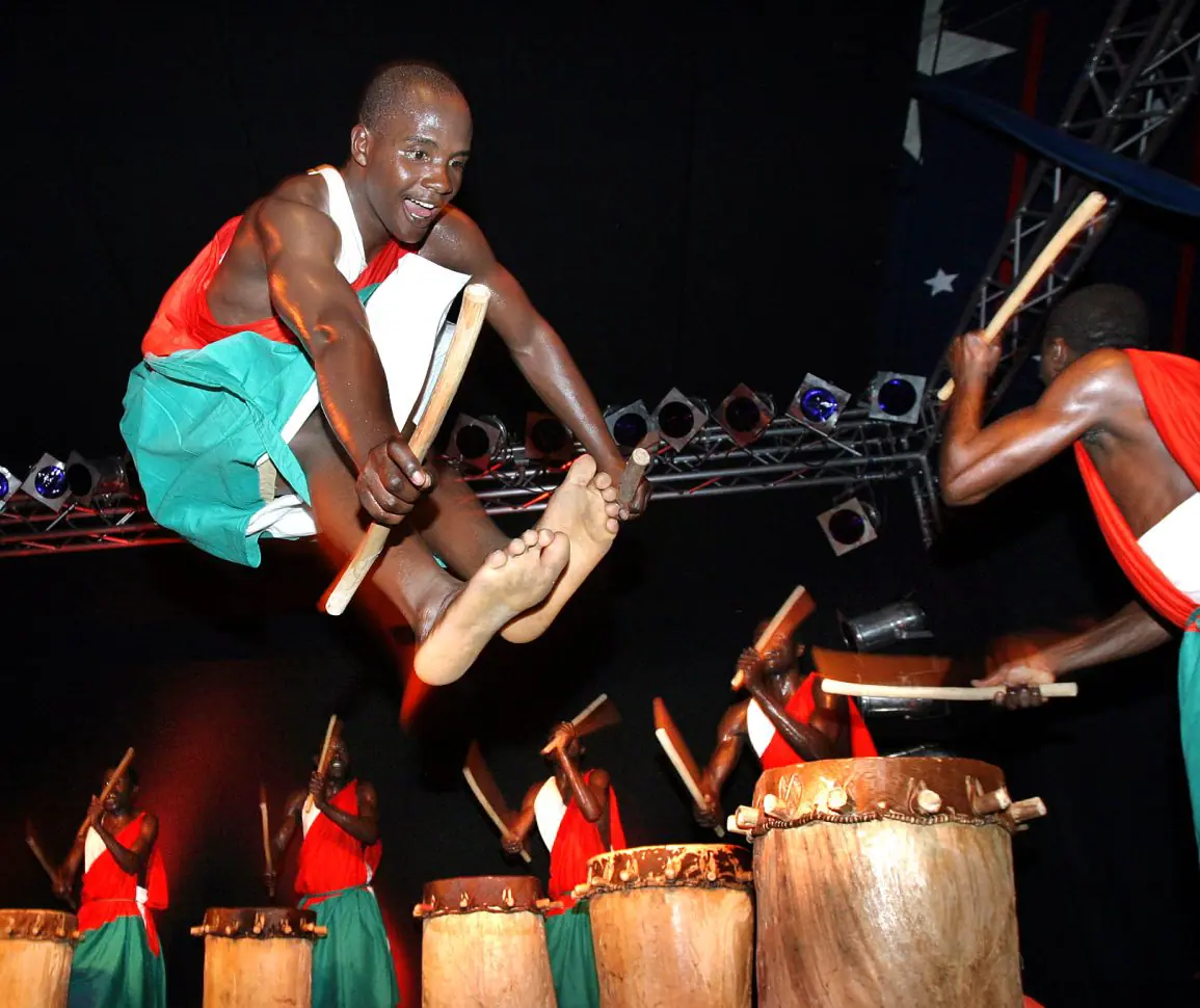 Master Drummers of Burundi - EBB Music